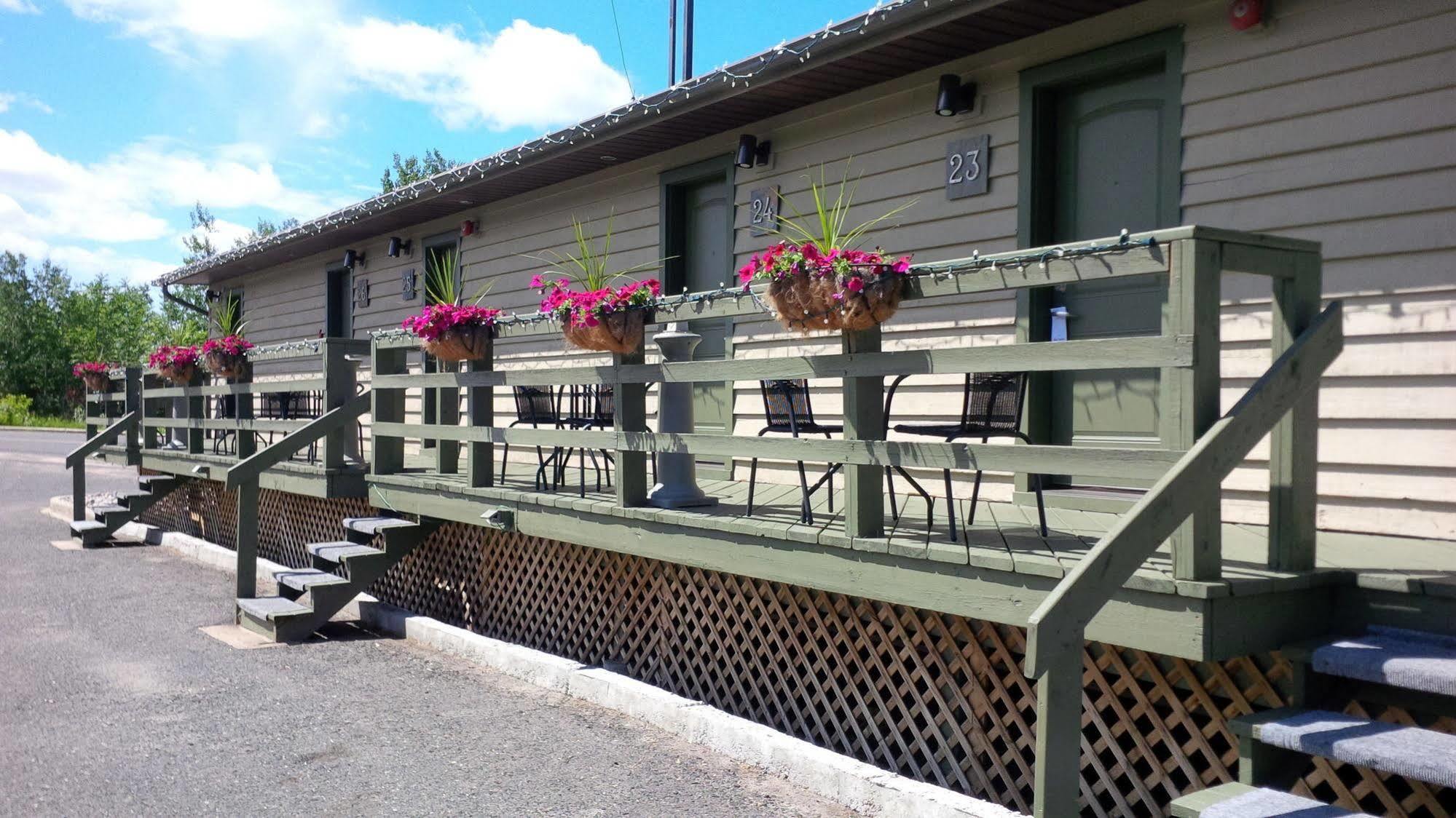 Nature'S Inn Kenora Exterior photo